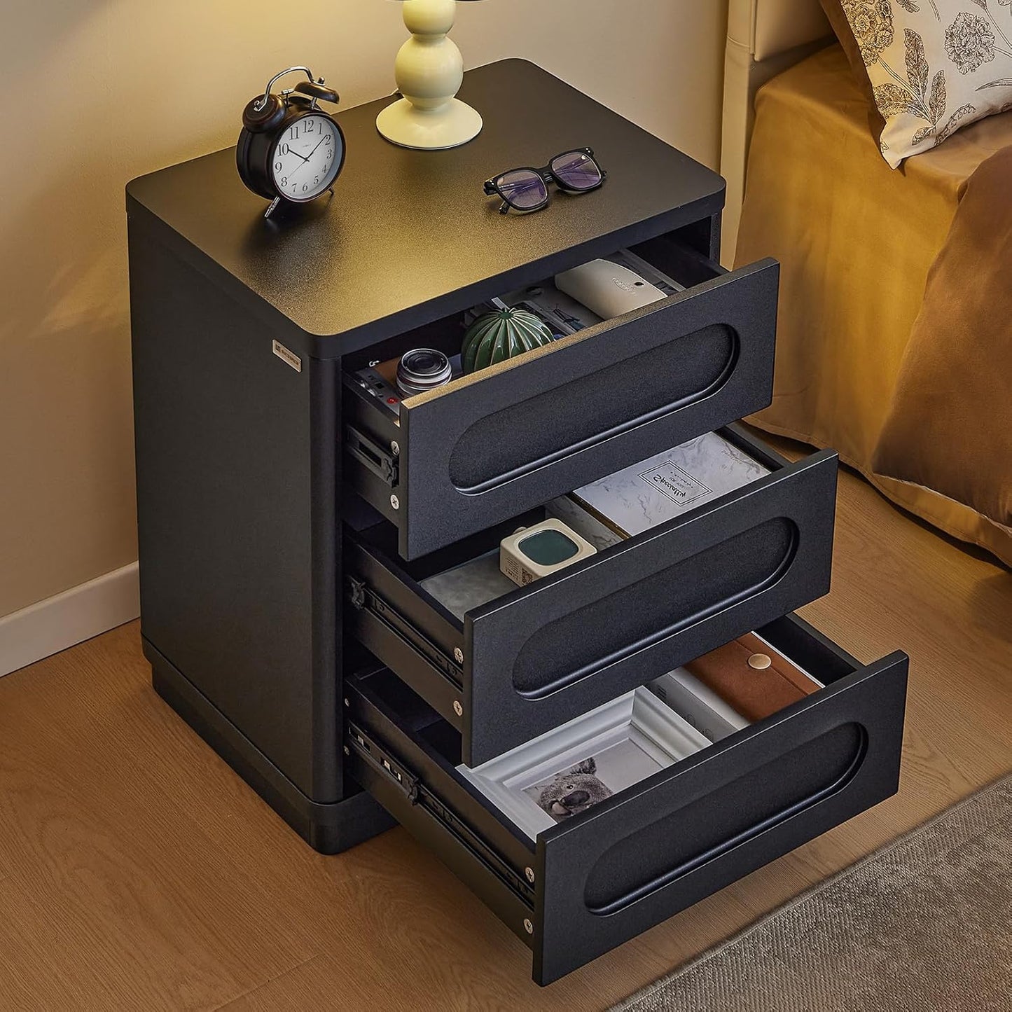 Night Stand, Nightstand with 3 Drawers, 21.7''(W) x 15.8''(D) Large Night Stand Bedside Tables for Bedroom, Modern Storage Bedside Table for End Tables, Sofa, Black