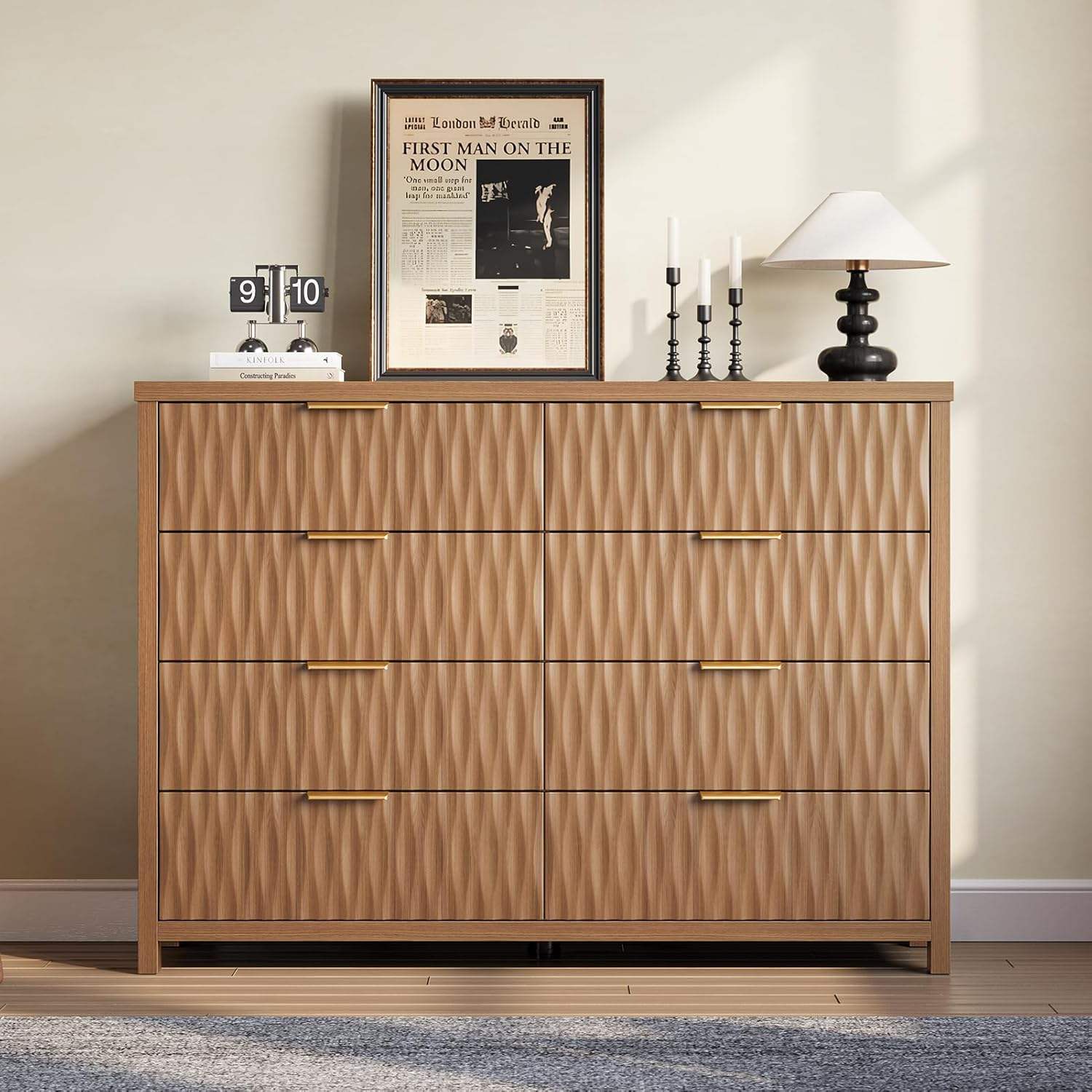 Sikaic Dresser Fluted Dresser with 8 Drawers Brown Brown / Engineered Wood / Modern